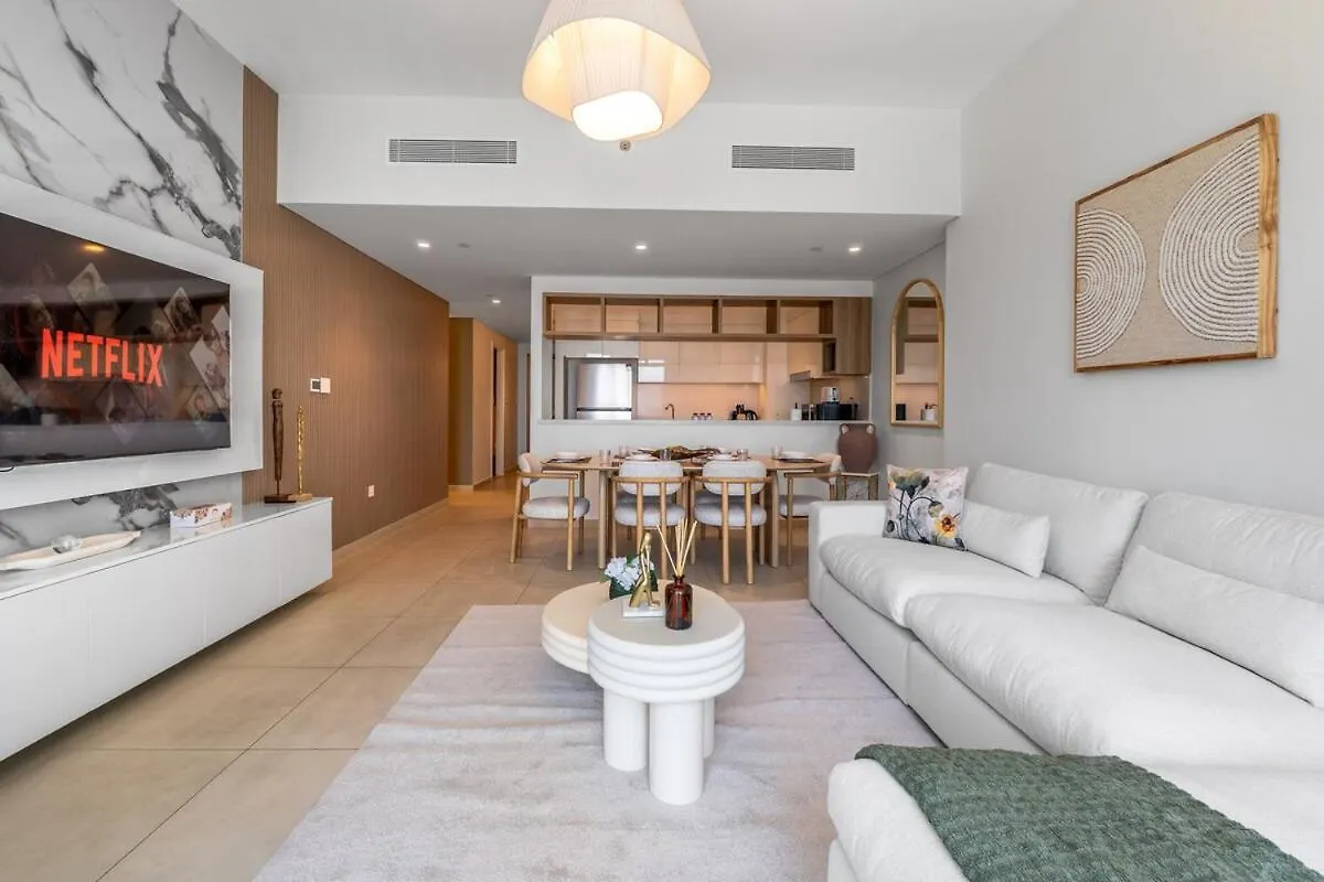Luxury Burj & Fountain View 3 Bedroom Apartment Dubaj