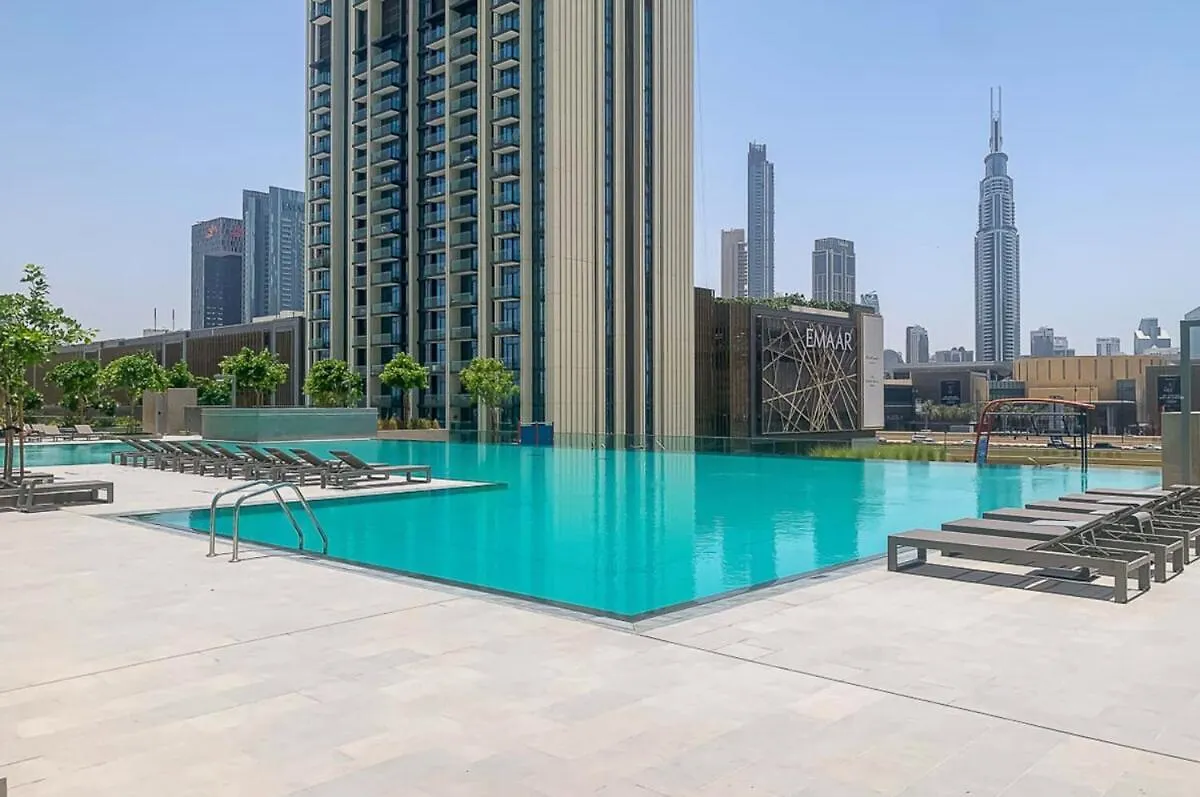Luxury Burj & Fountain View 3 Bedroom Apartment Dubaj