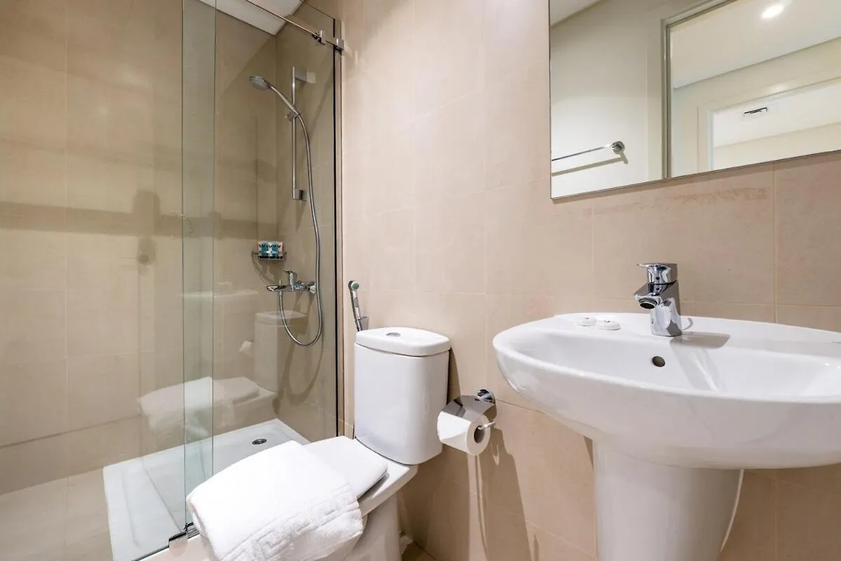 Luxury Burj & Fountain View 3 Bedroom Apartment Dubaj